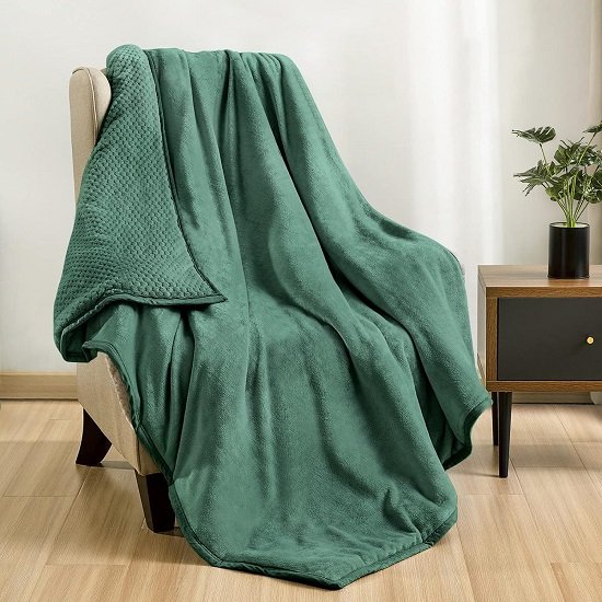 Luxury 3 Layers Fleece Throw Blanket,Thick Decorative Warm Blanket Twin Size 50" x 60", Soft Velvet Winter Blanket for Sofa Couch Bed,Washable & Breathable,Green